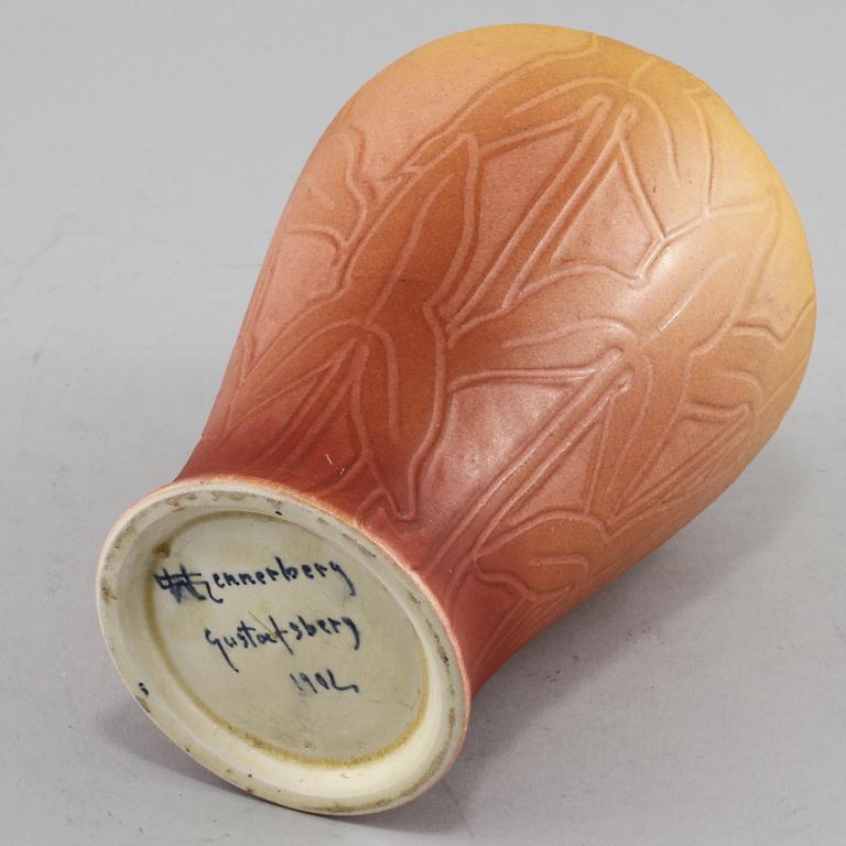 VAS, flintgods, jugend, Gunnar Wennerberg, Gustavsberg, signerad samt daterad 1902.