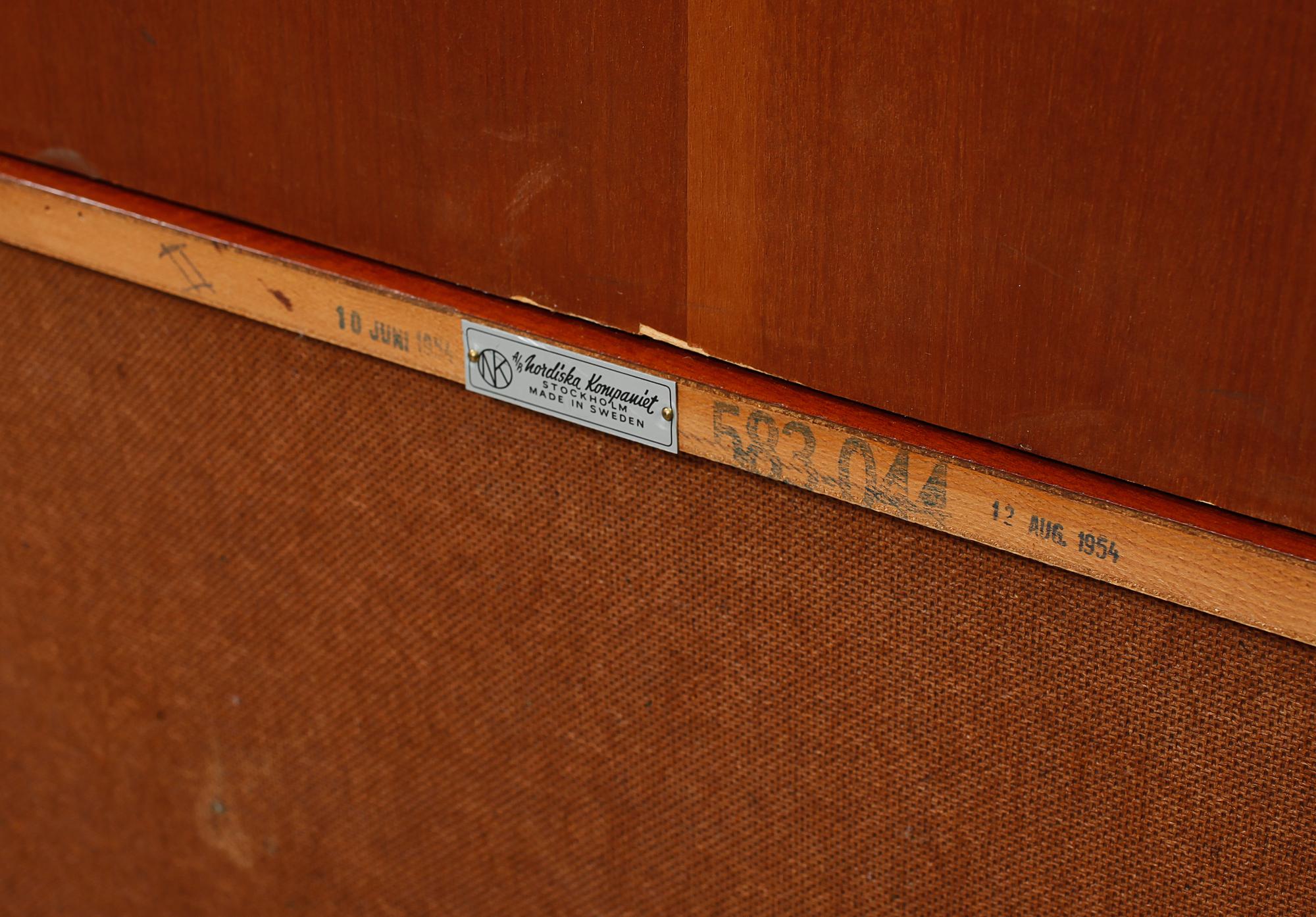 BOKHYLLA, ur "Futura"-serien, David Rosén, A/B Nordiska Kompaniets verkstäder, Nyköping, 1953-1954.