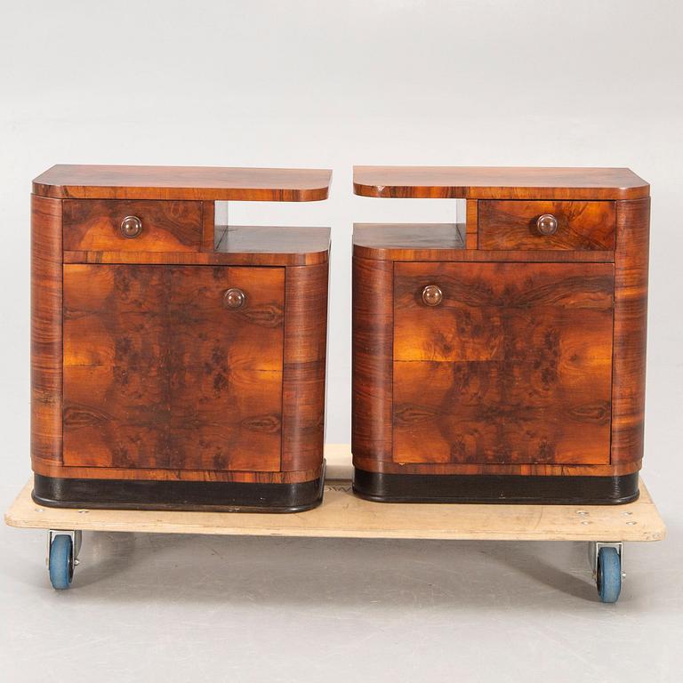 Sängbord ett par 1930/40-tal.