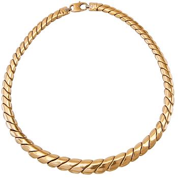 491. A GOLDEN NECKLACE.