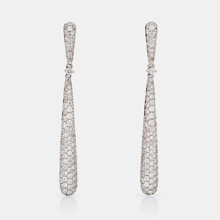 A pair of diamond earrings, 1.62 cts in total.