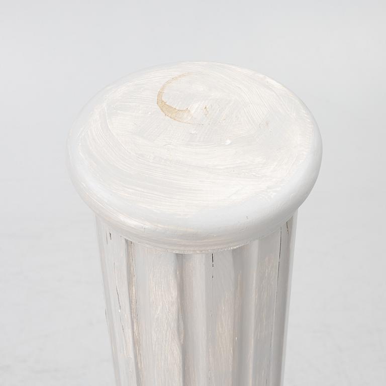 Columns, a pair, contemporary.