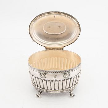 A Swedish 20th century silver sugar bowl mark of B Hertz Stockholm 1915 weight 400 grams.