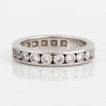 TIFFANY whole eternity ring, platinum with 20 diamonds approx 2 cts.