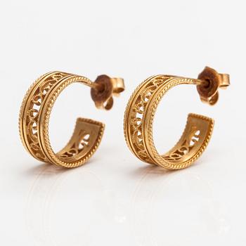 A pair of 18K gold earrings "Filigree". Kalevala koru, Helsinki.