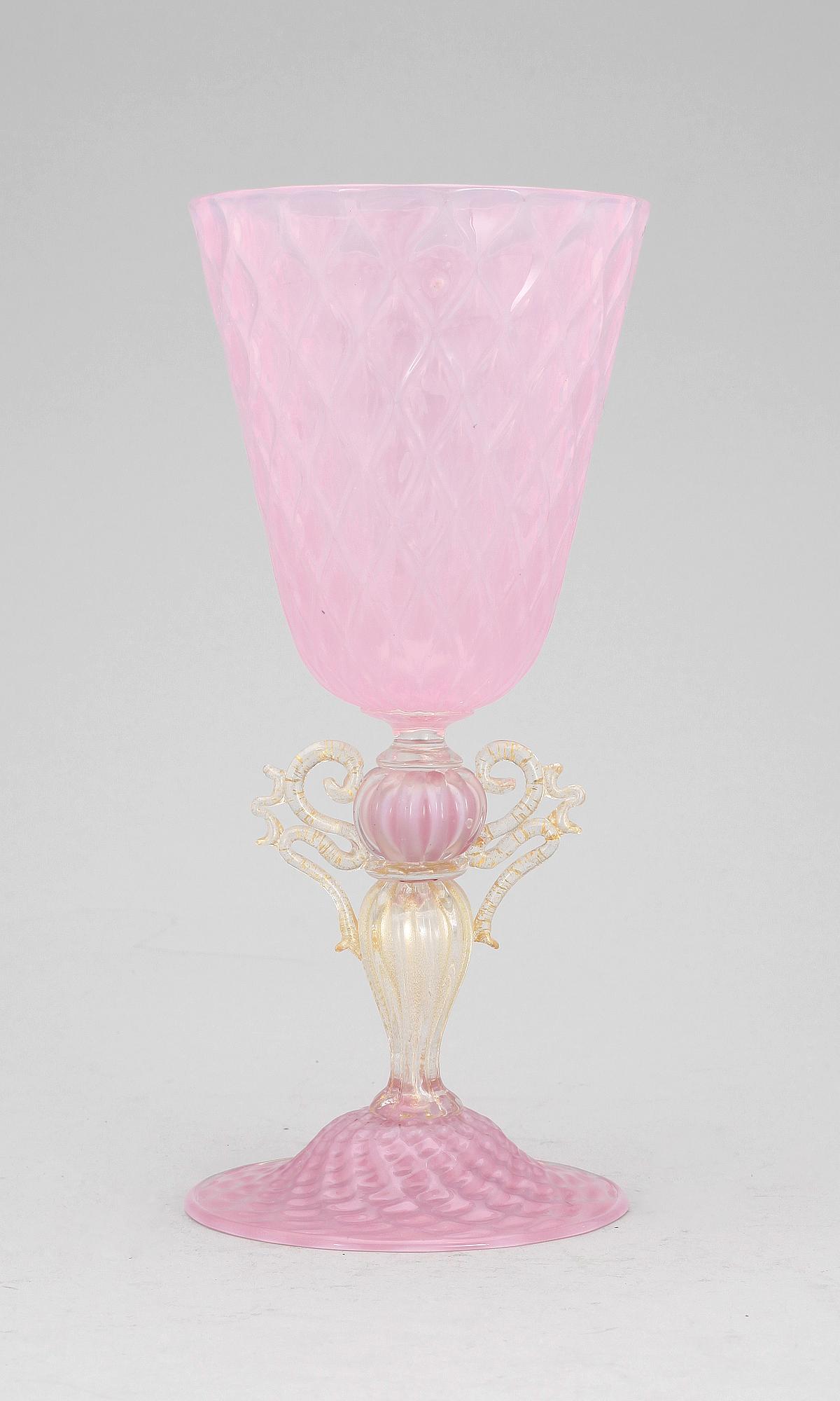 POKAL, opalinglas, venetiansk stil, omkring 1900.