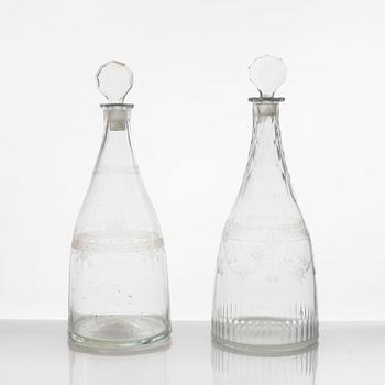 Karaffer, 2 st, glas, gustavianska, omkring år 1800.