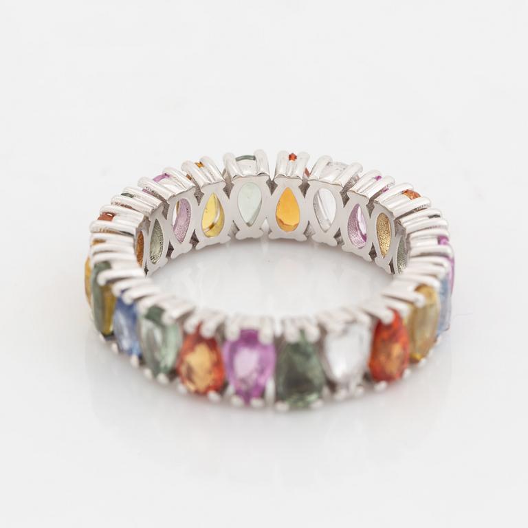 Pear shaped multicolour sapphire ring.