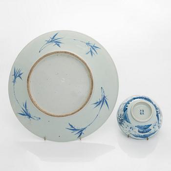 A large blue and white porcelain dish and a bowl. China, late Qing dynasty.