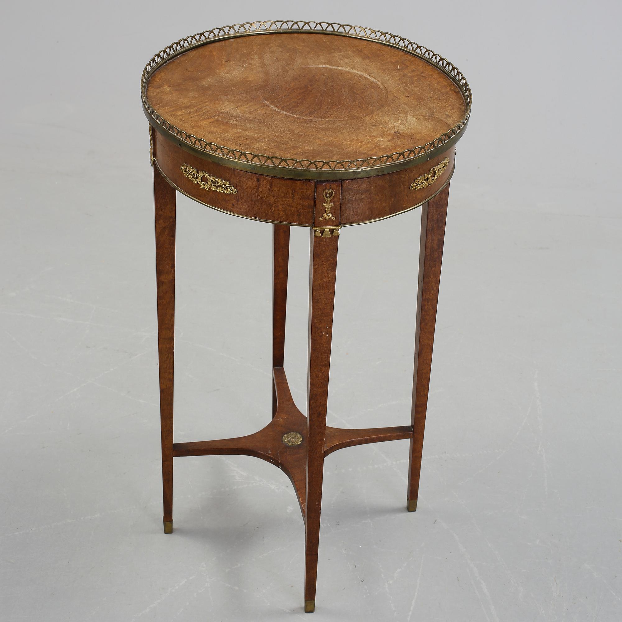 BORD, gustaviansk stil, 1900-tal.