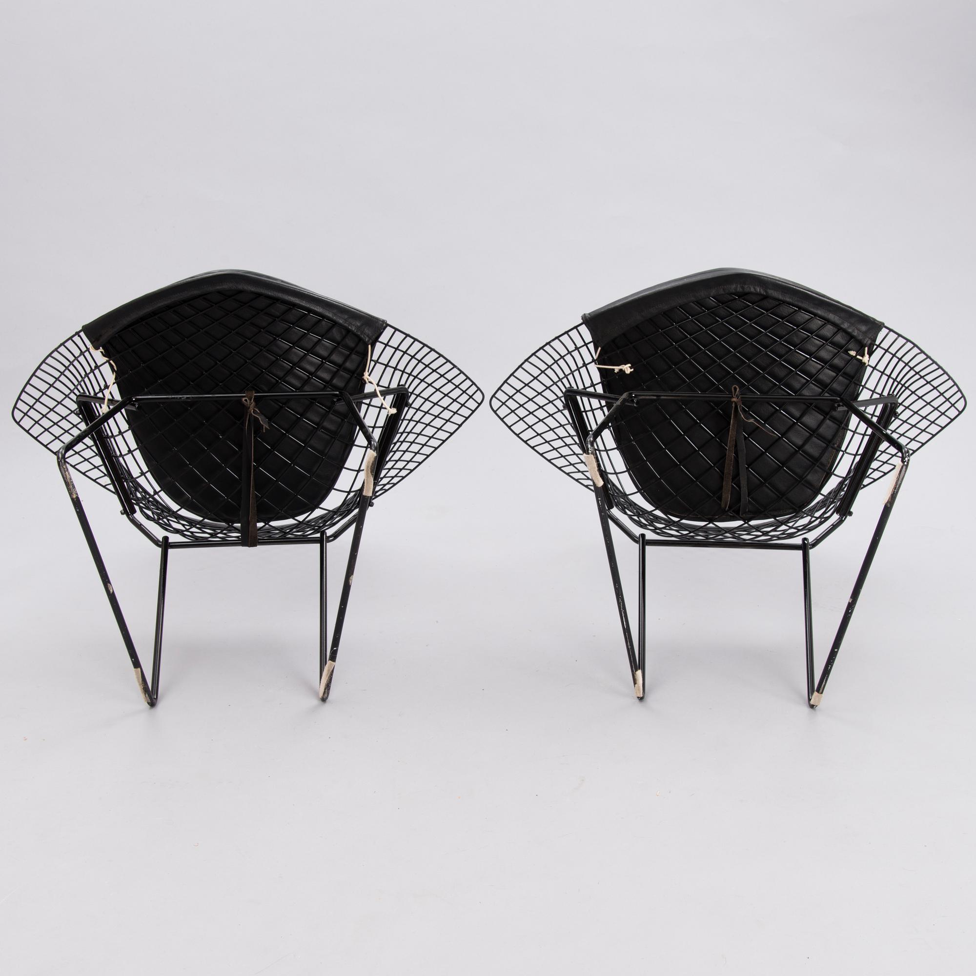 HARRY BERTOIA, STOLAR, ett par, "Diamond Chair". Modellen formgiven år 1952.