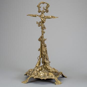 PARAPLYSTÄLL, gulmetall, 1900-talets andra hälft.