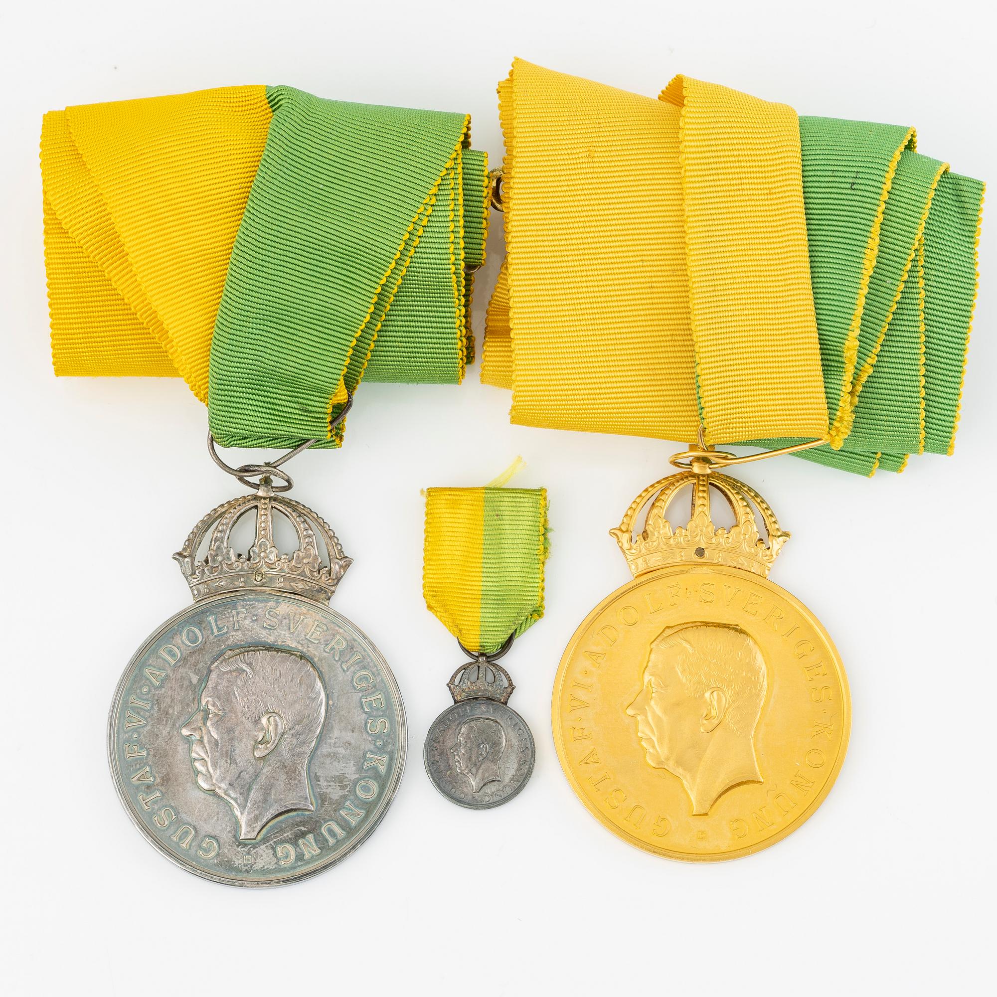Gold medal and silver medal, Gustaf VI Adolf, Sweden, Royal Patriotic Society.