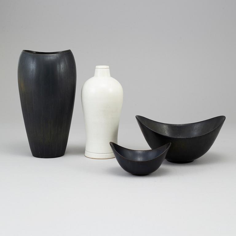 GUNNAR NYLUND, two stoneware vases and two bowls, Rörstrand, Sweden.