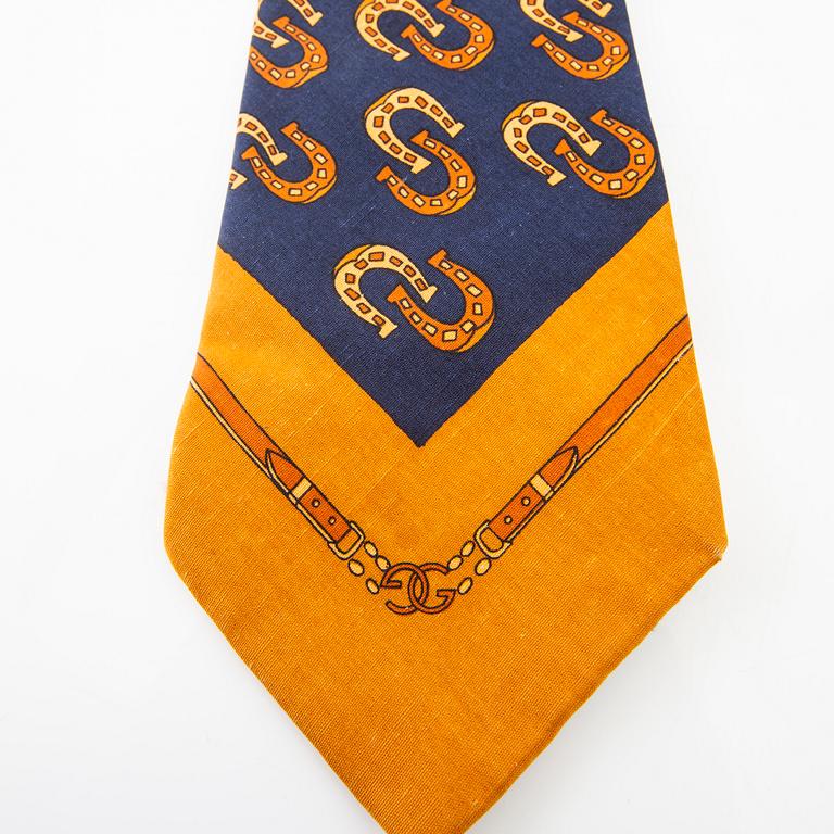 Gucci,.