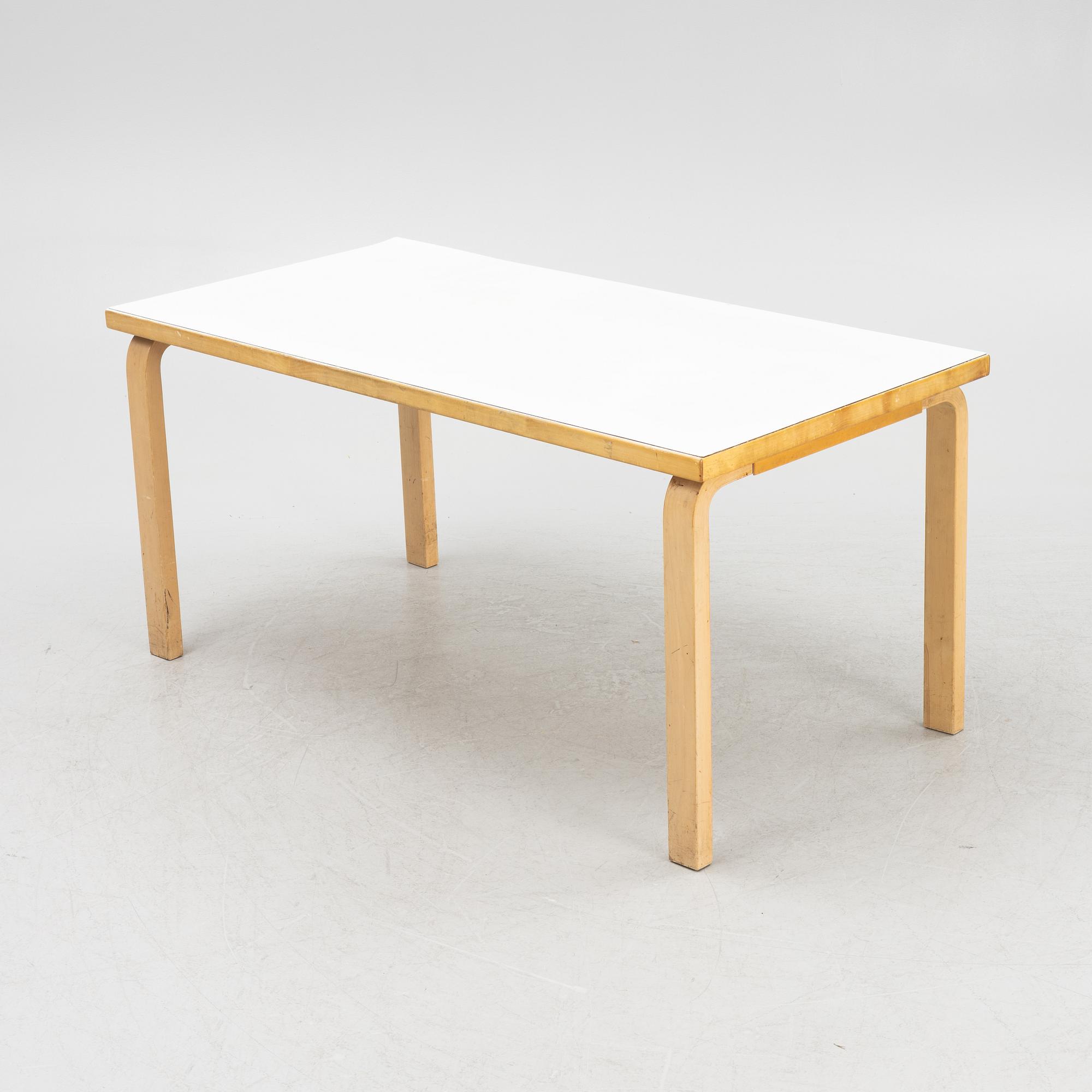 Alvar Aalto, a model '97' dining table, Artek, Finland.