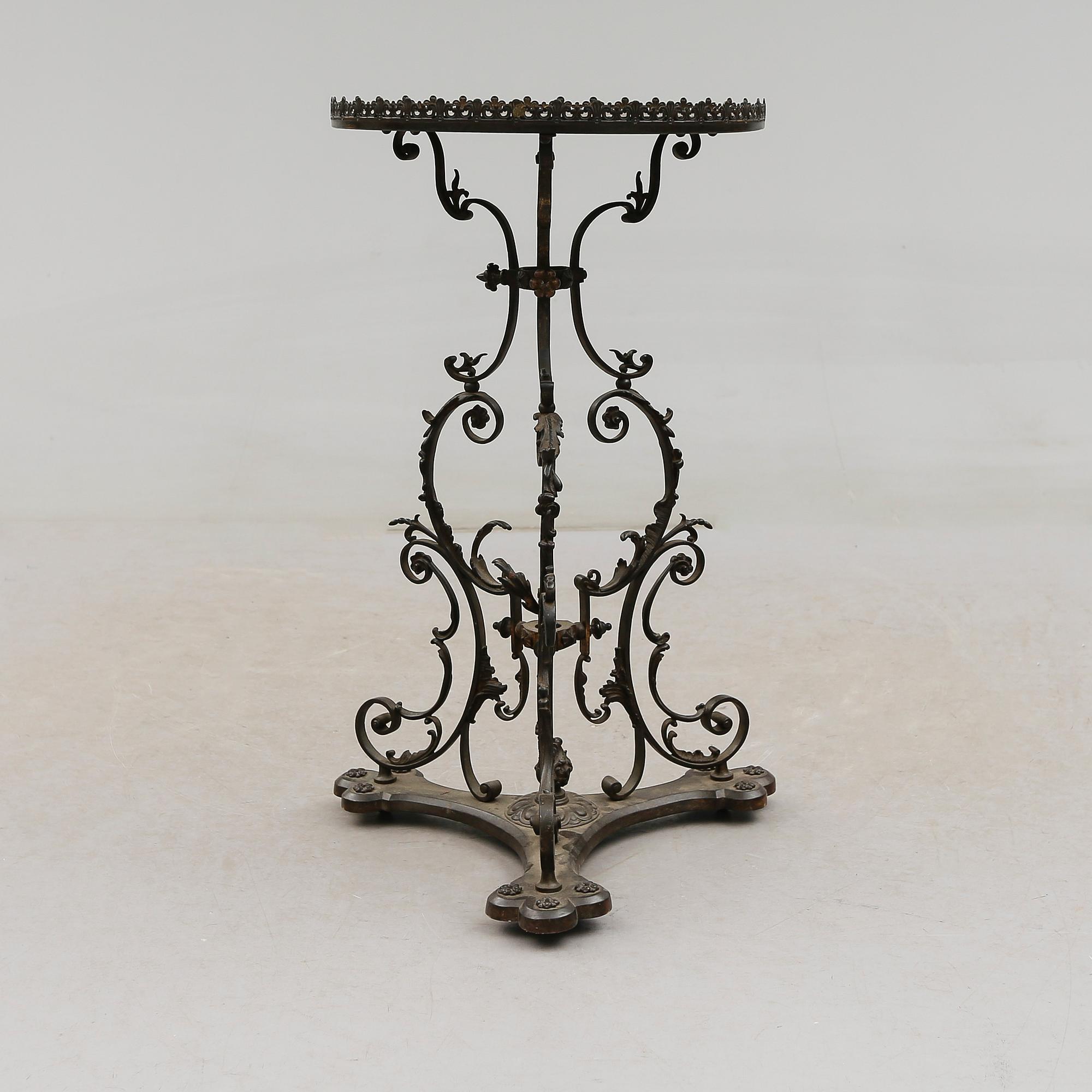 BORD, brons, 1800-talets mitt.