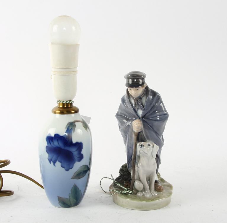 FIGURIN och BORDSARMATUR, porslin, Royal Copenhagen.