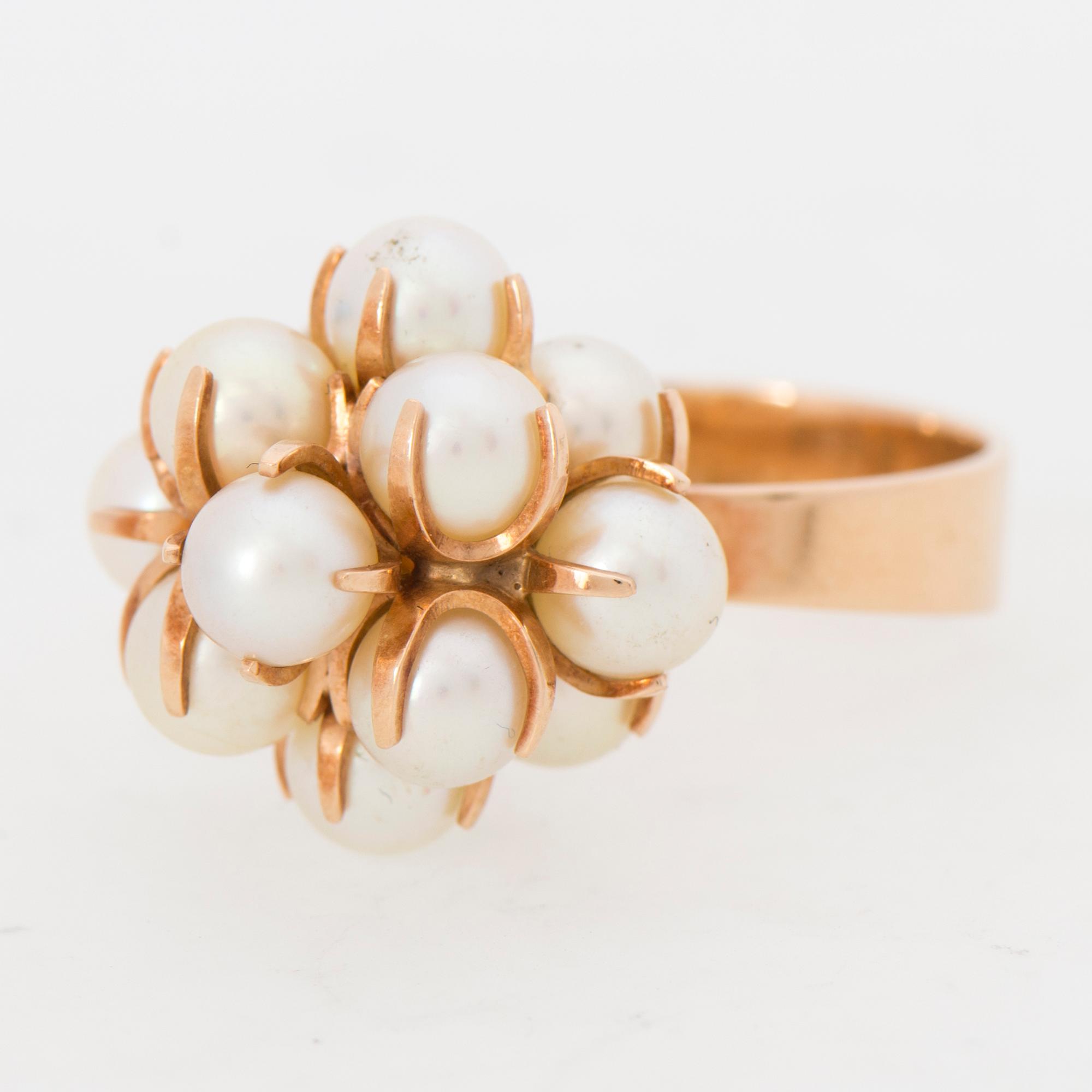 ELIS KAUPPI, SORMUS, viljellyt helmet, 14K kultaa. Kupittaan Kulta, Turku 1960-luku.