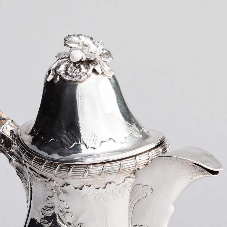 Johan Julin, kaffekanna, silver, Köping 1773. Rokoko.