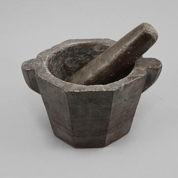 MORTEL MED STÖT, täljsten, 1800-tal.