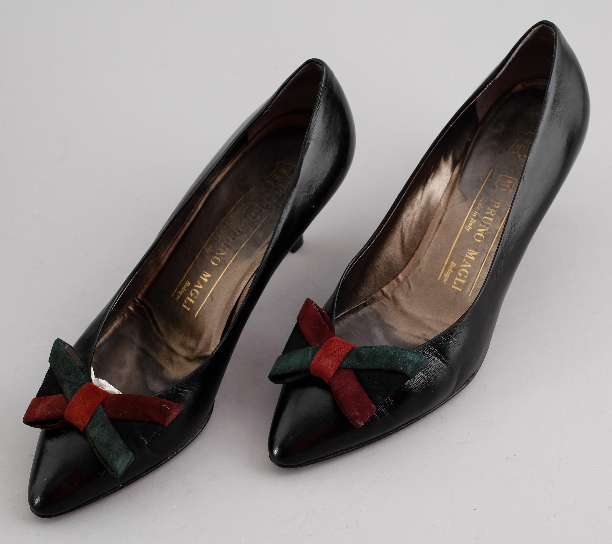 DAMSKOR, 3 par, Charles Jourdan och Bruno Magli.