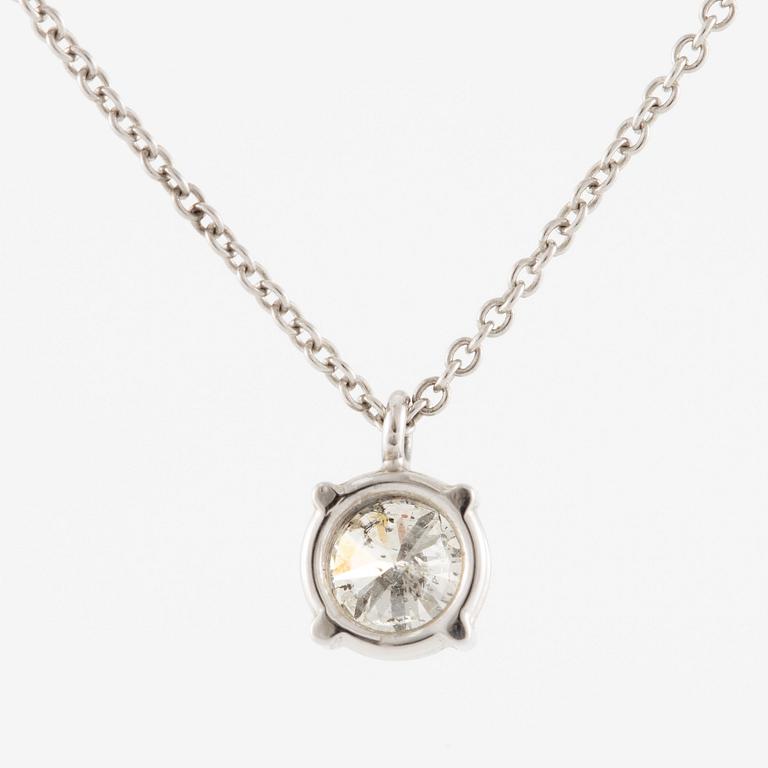 Pendant with chain 18K white gold featuring a round brilliant-cut diamond.