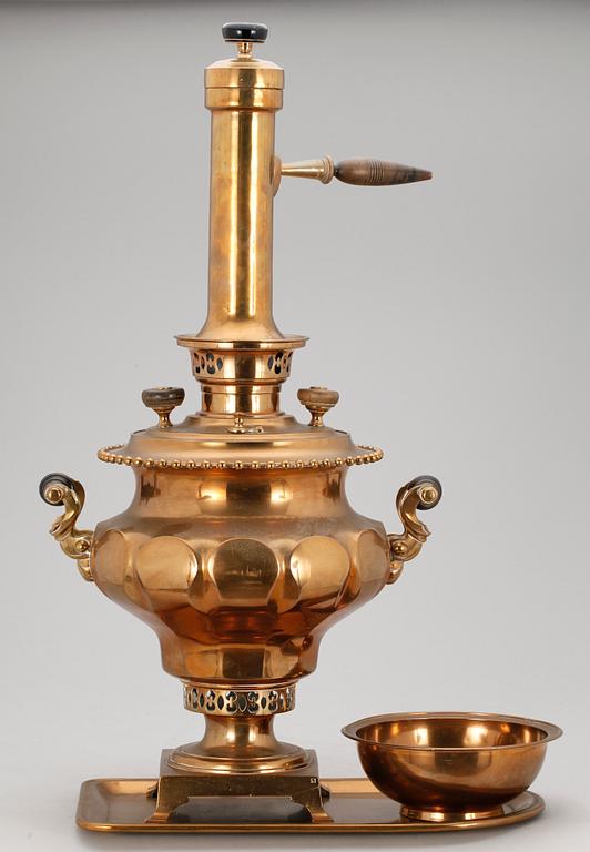 SAMOVAR, mässing, Ryssland ca år 1900.
