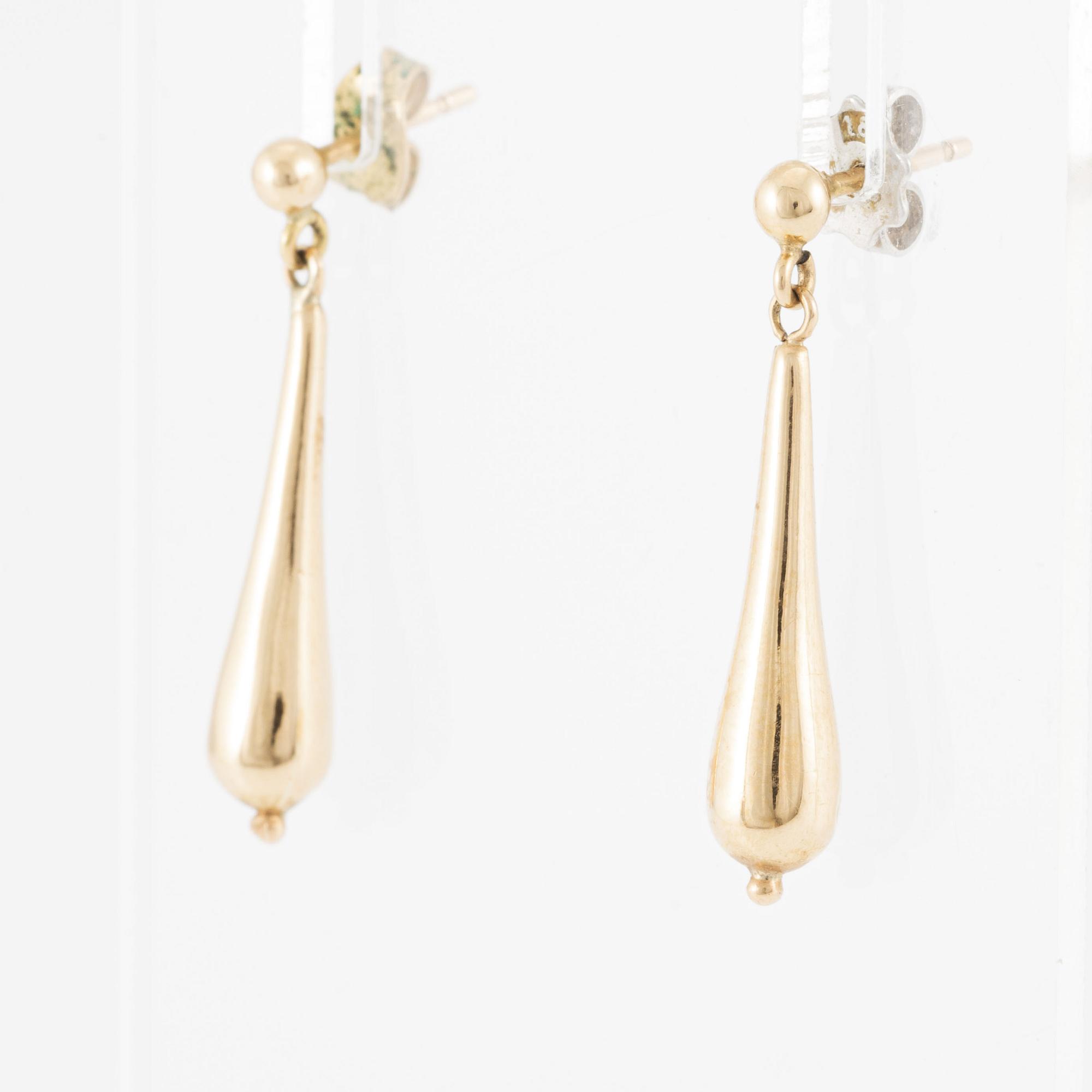 Earrings, a pair, drop-shaped, 18K gold.