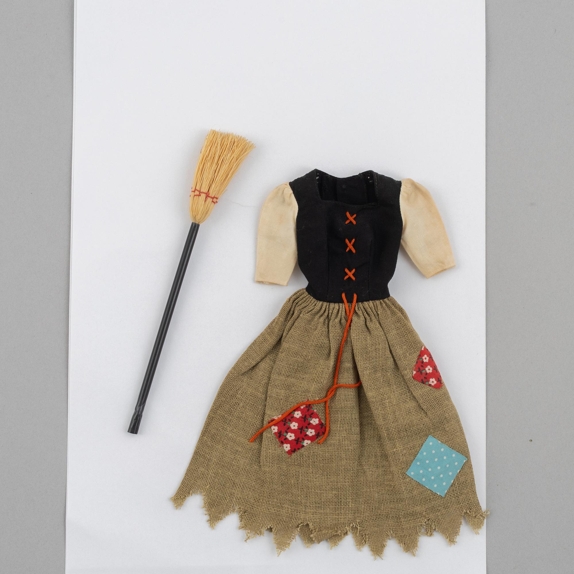Clothing sets, Barbie, 4 pcs, including "Barbie Friday Night, 0979" & "Barbie Cinderella, 872", Mattel, 1960s.