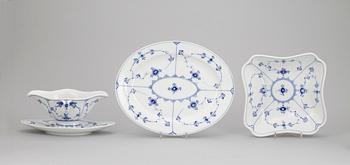 MATSERVIS, 43 delar, porslin, Musselmalet, Royal Copenhagen, 1900-tal.