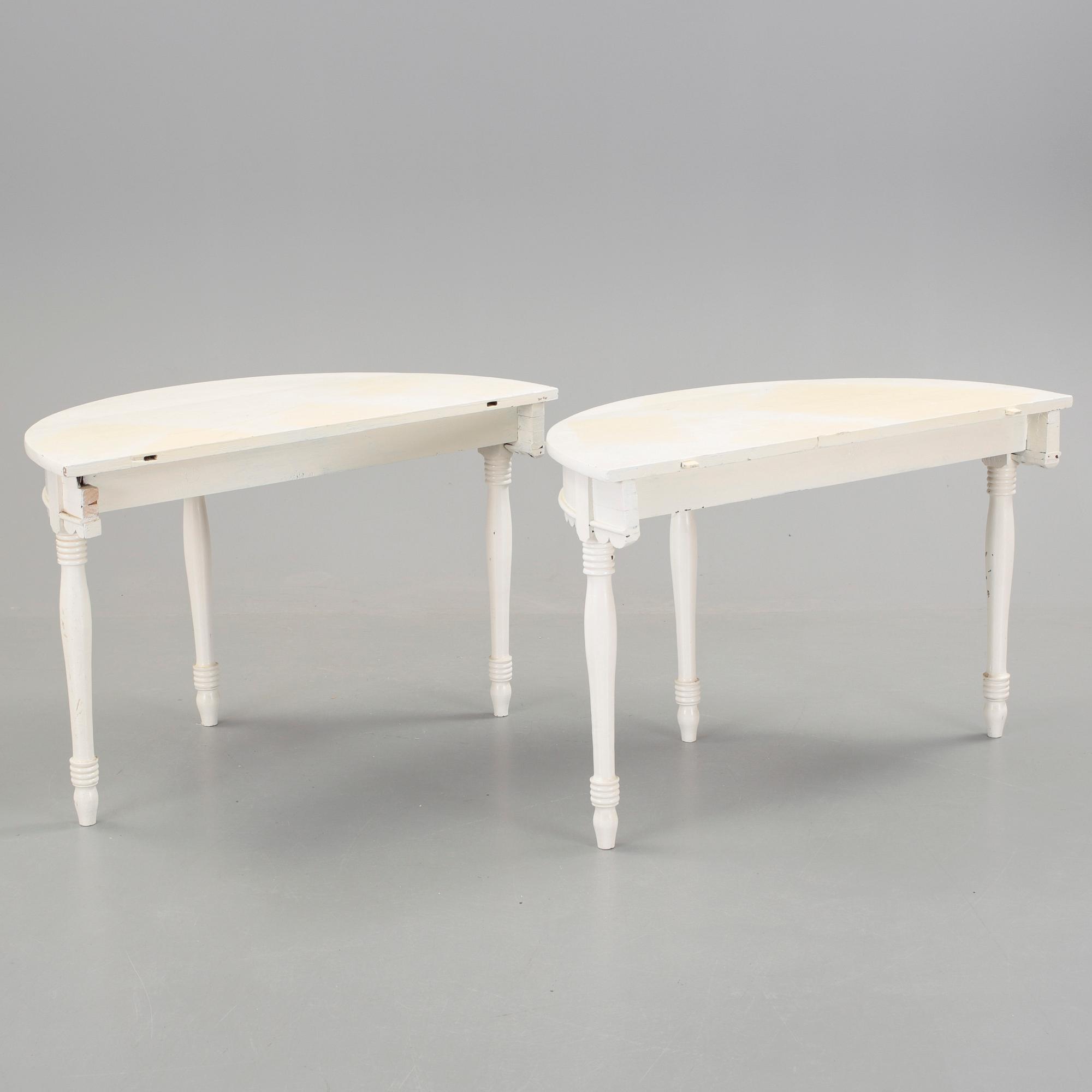 MÅNBORD, ett par, 1800-talets slut.