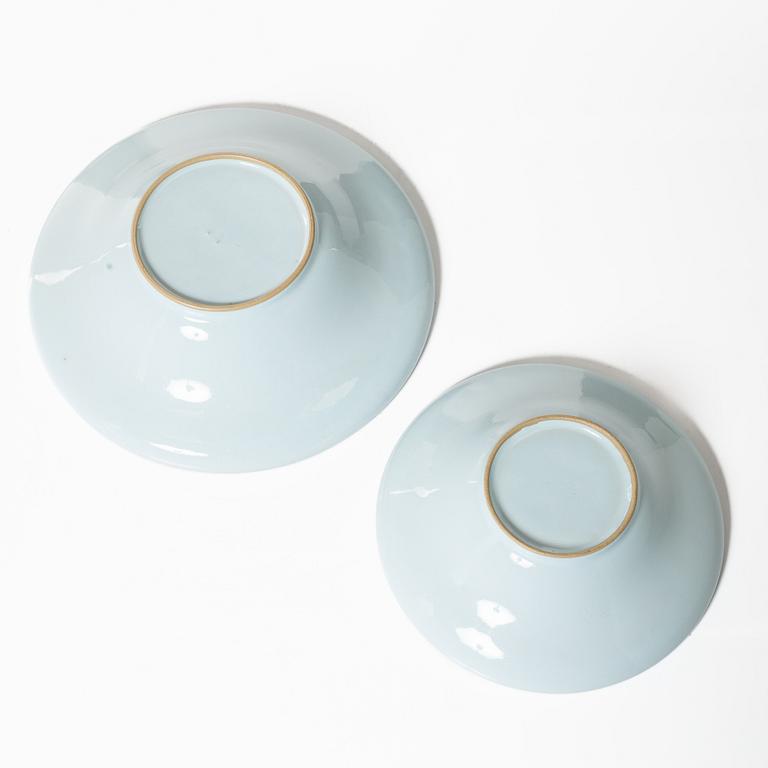 Kennet Williamsson, two lidded bowls, signed.