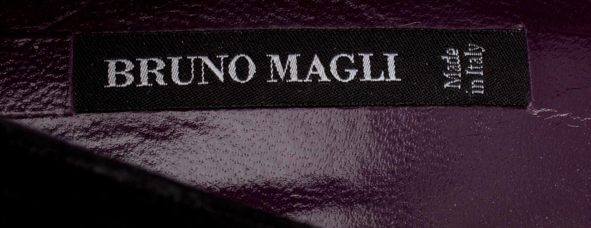 SKOR, pumps, Bruno Magli.