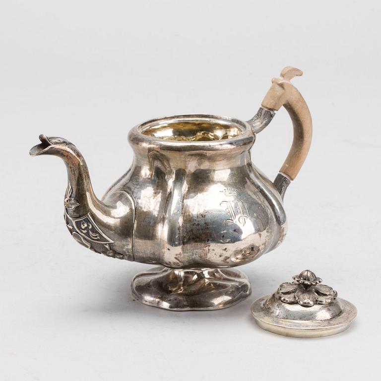 A Russian silver teapot mark of Moscow assay mark Andrey Antonvich Kowalsky, height 12,5 cm, weight ca 273 gr.