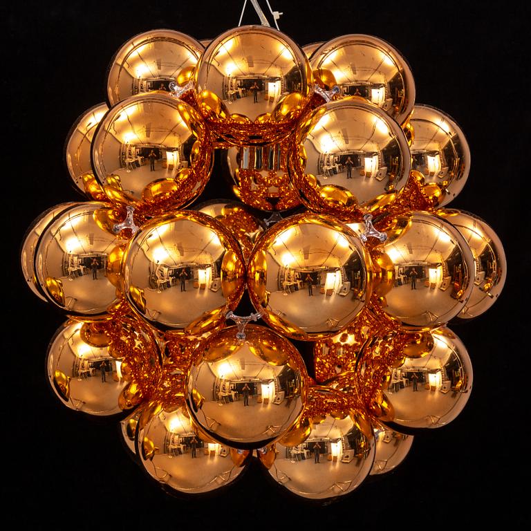 WINNIE LUI, taklampa, "Beads Penta, Innermost.