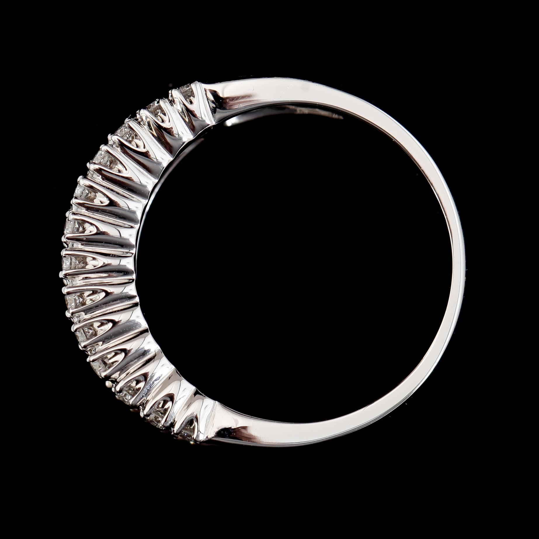 RING, 18K vitguld, diamanter tot ca 1.22 ct.