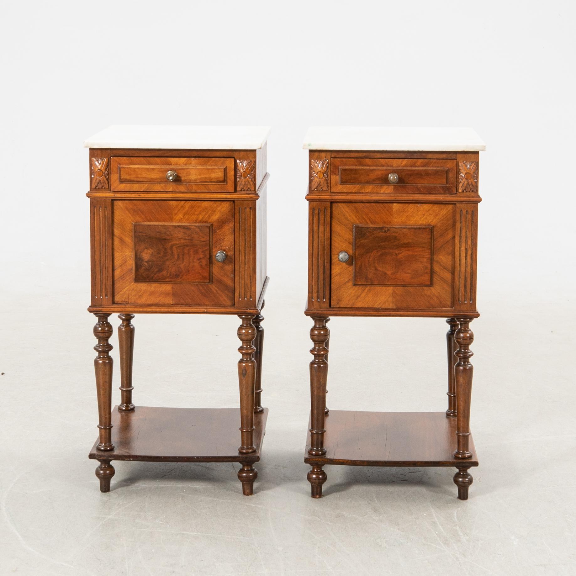 Sängbord, ett par, 1900-talets första hälft.