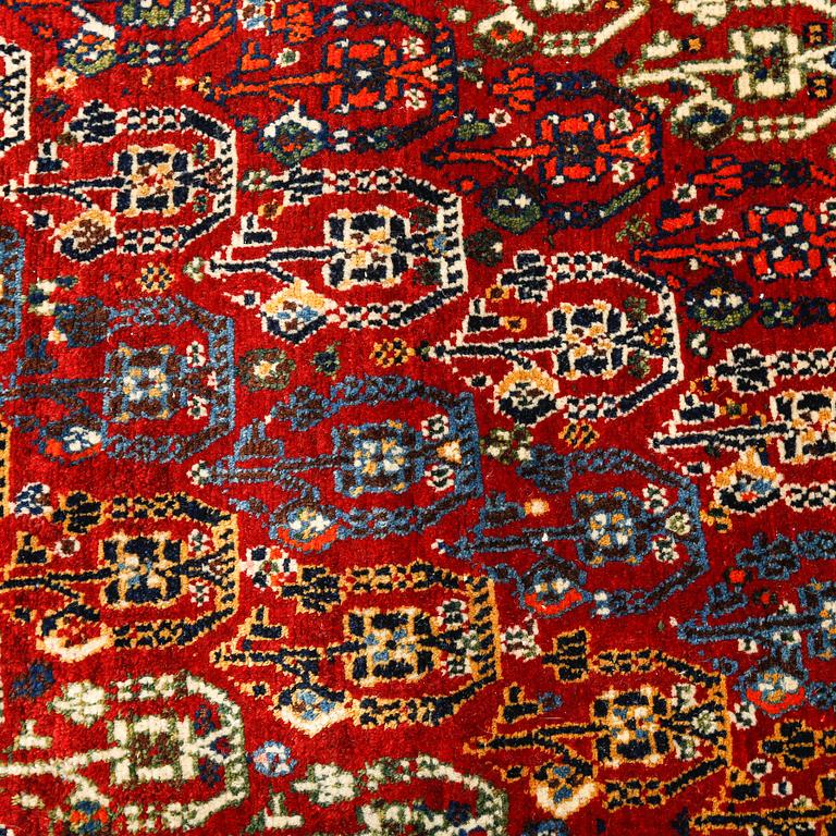 MATTA, Kashgai. Ca 217x128 cm.