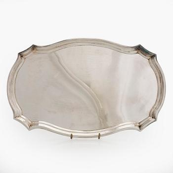 Tarjotin, sterlinghopeaa, Lontoo 1924.