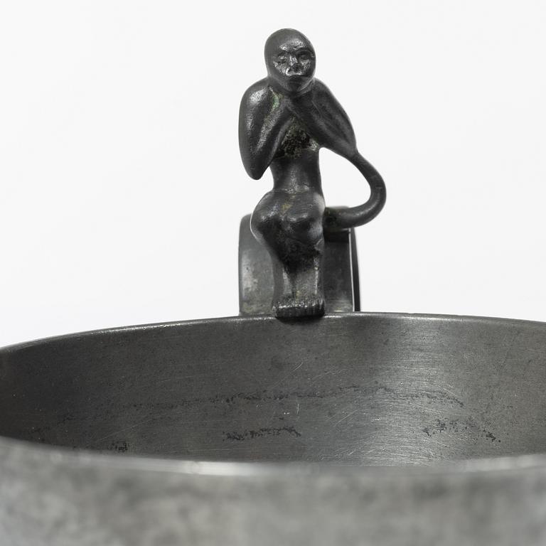 Firma Svenskt Tenn, mugg samt sigillstamp, Stockholm.