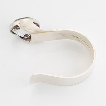 Schutz Lindahl, armring silver med fasettslipad bergkristall.