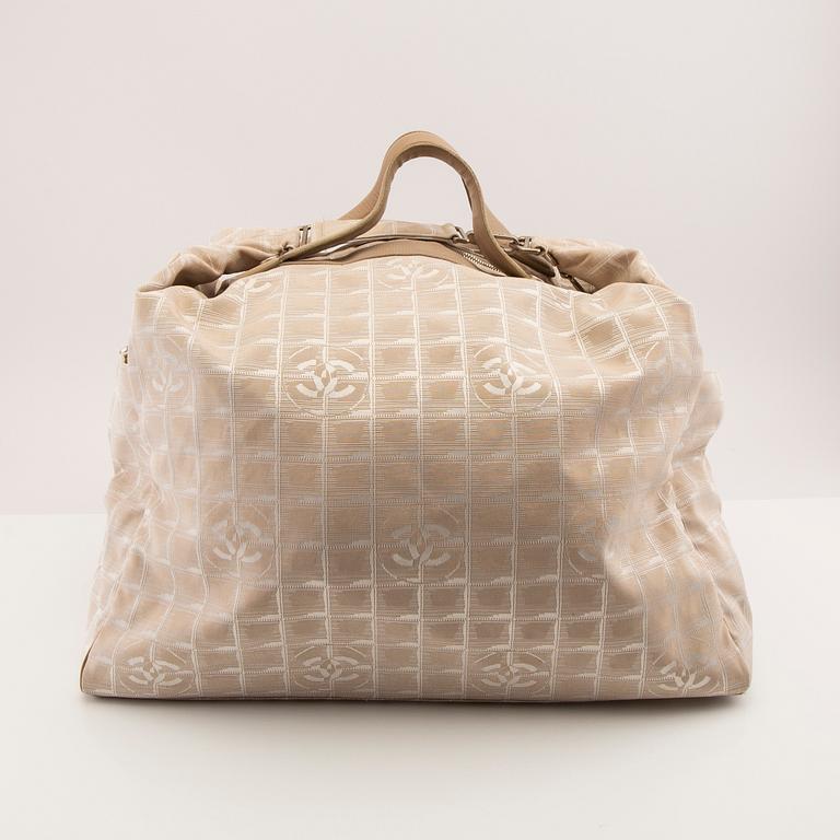 A Chanel bag 21st century.