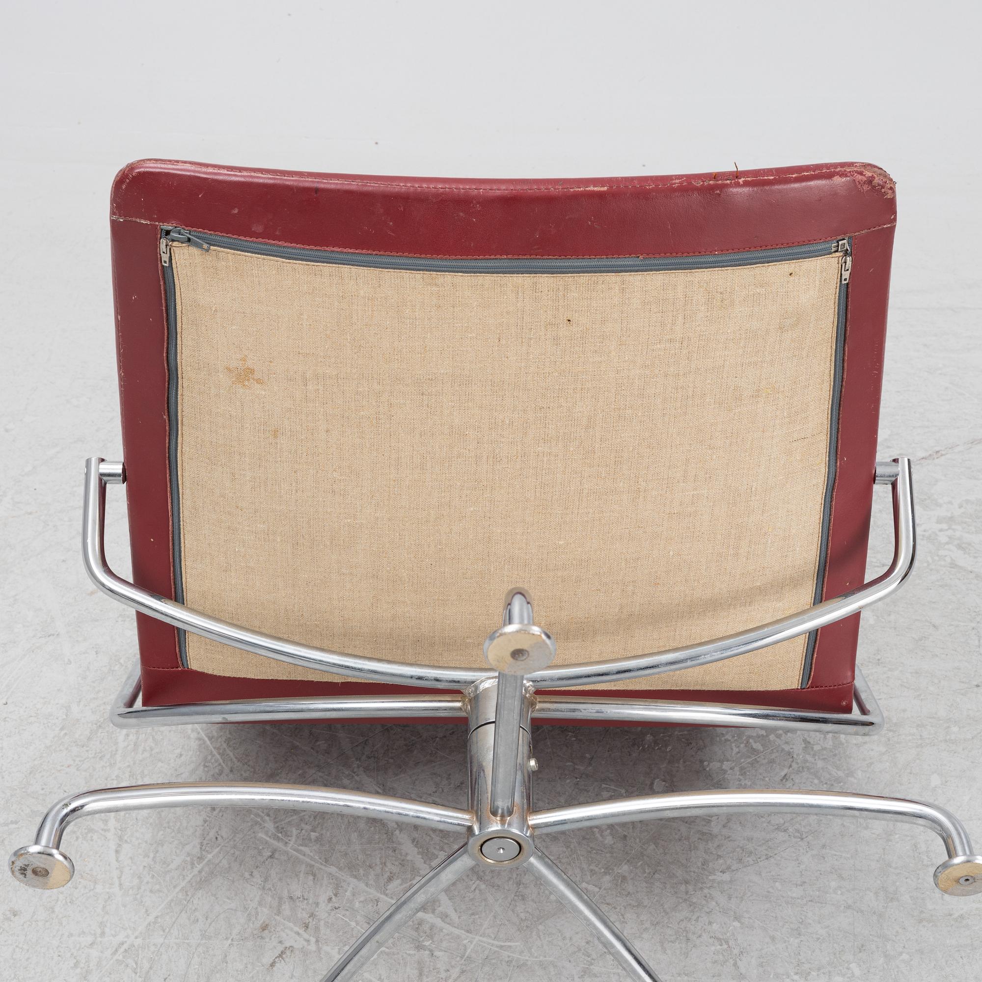 Jens Ammundsen, a 'SAS series' swivel chair, Fitz Hansen, dated 1991.