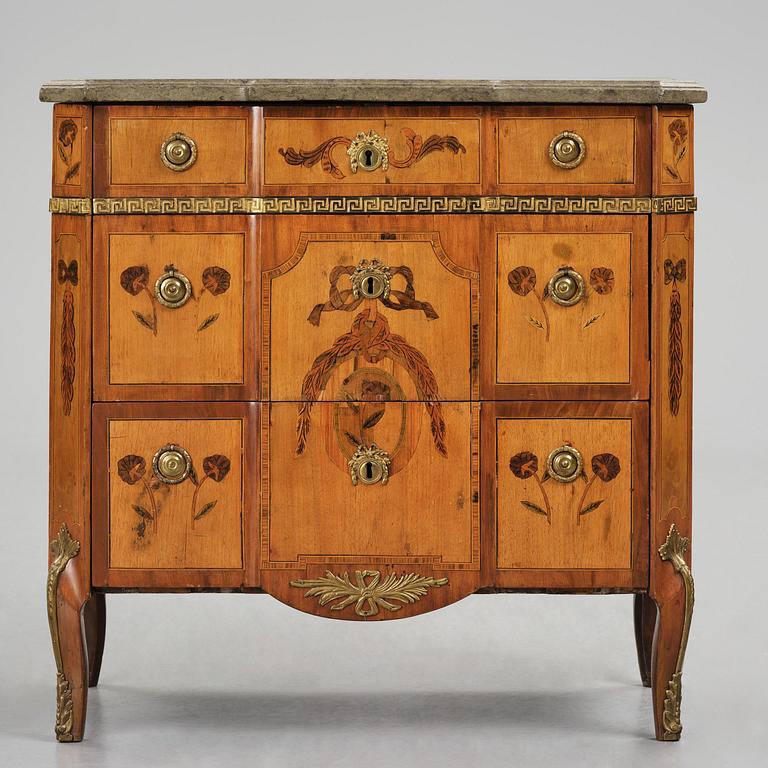 A Gustavian commod attributed to Jonas Hultsten (1773-94).