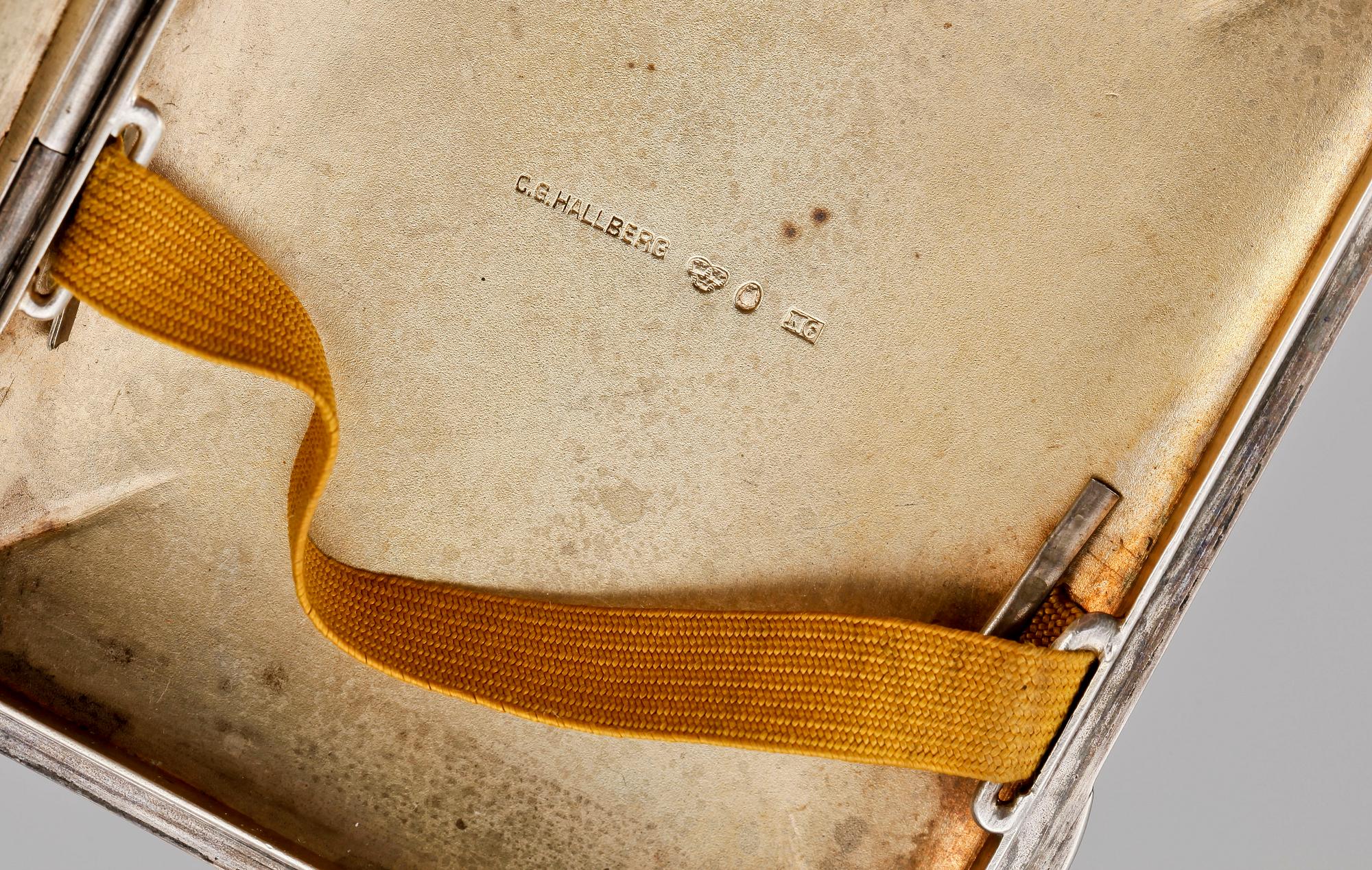 CIGARETTETUI resp FRIBILJETT, silver, bla C G Hallberg, 1891 samt 1968.