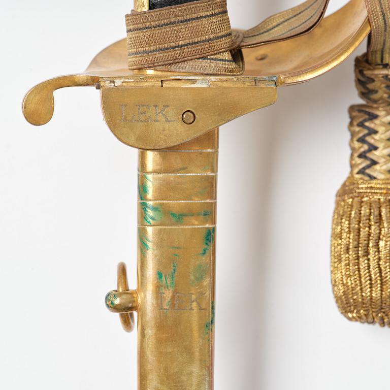 Sabel svensk, m/1915 för sjöofficer, med balja.