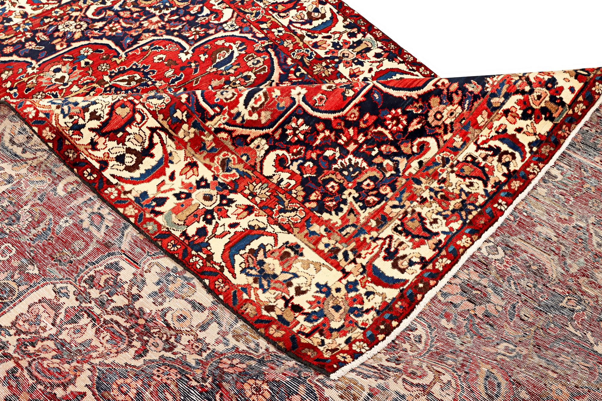 A Mahal carpet c. 315 x 215 cm.