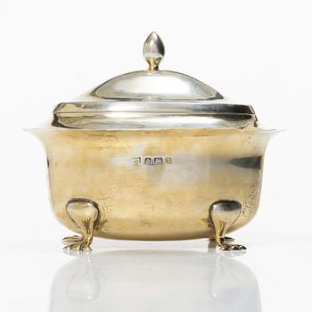 An English silver-gilt box with lid, mark of Arthur & John Zimmerman,  Birmingham 1910.