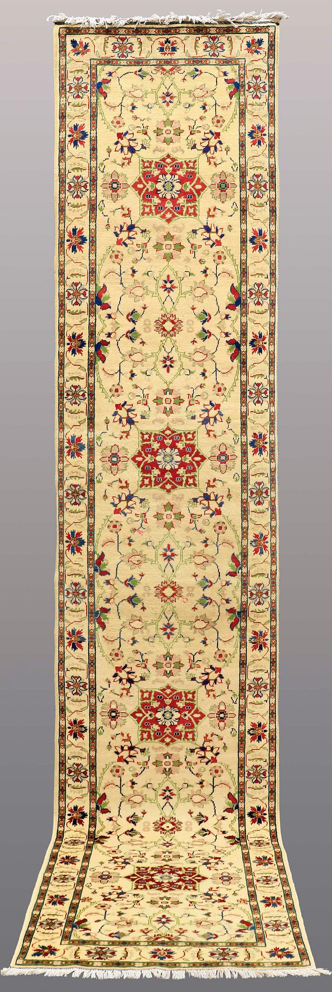 A RUNNER, Ziegler design, ca 396 x 80 cm.